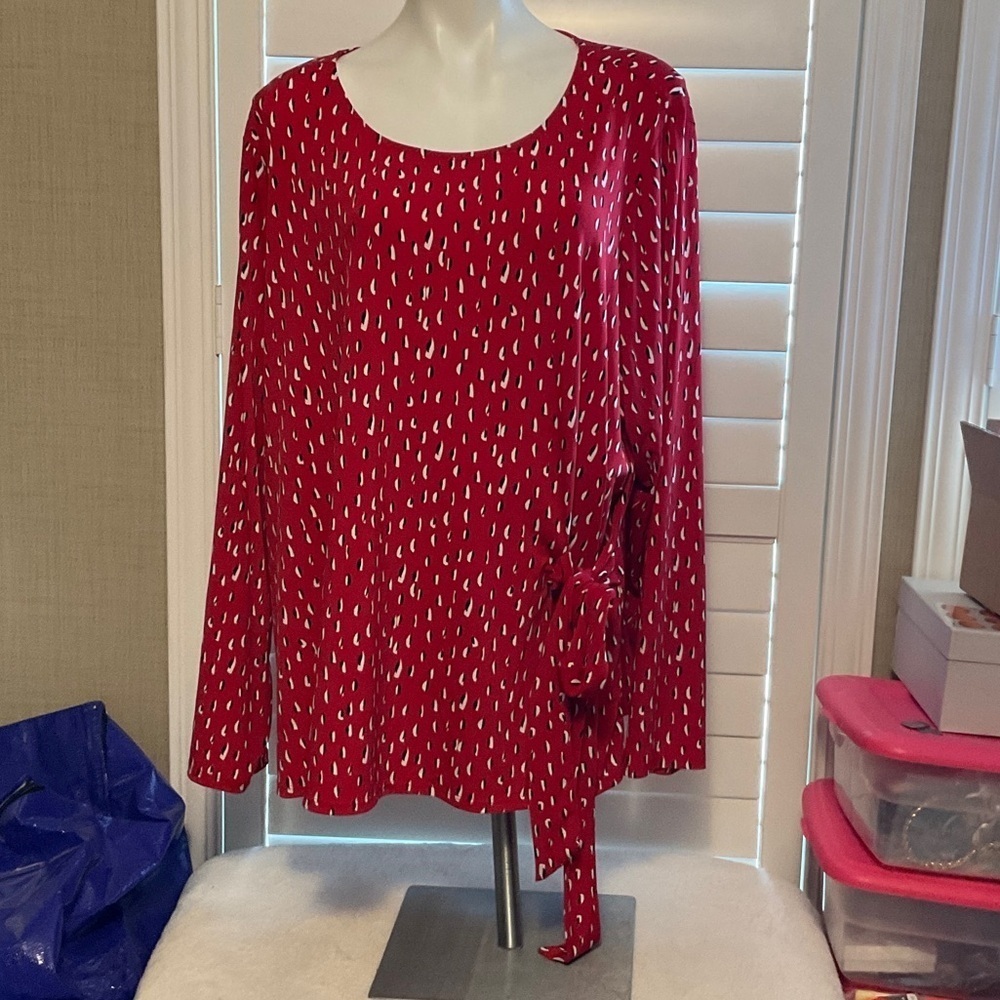 Elegant Red Women's Blouse with Tie Detail
